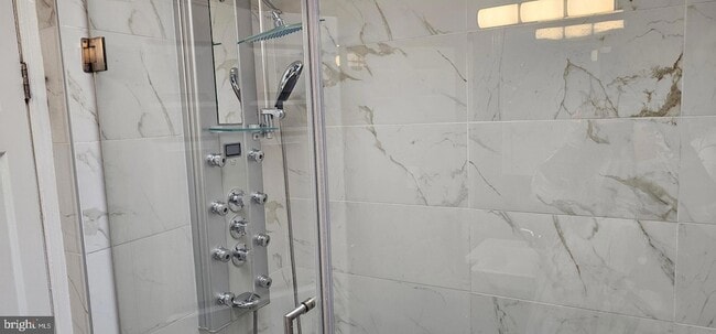 Building Photo - 1221 Poplar Grove St