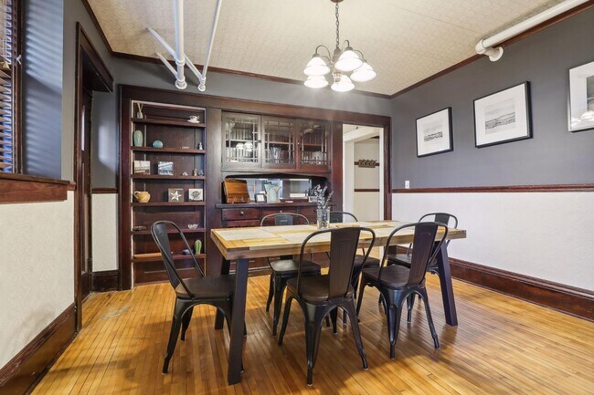 Building Photo - 3006 W 44th St