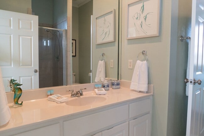 Building Photo - Beautiful 7-Bedroom Beachfront Home on 30A