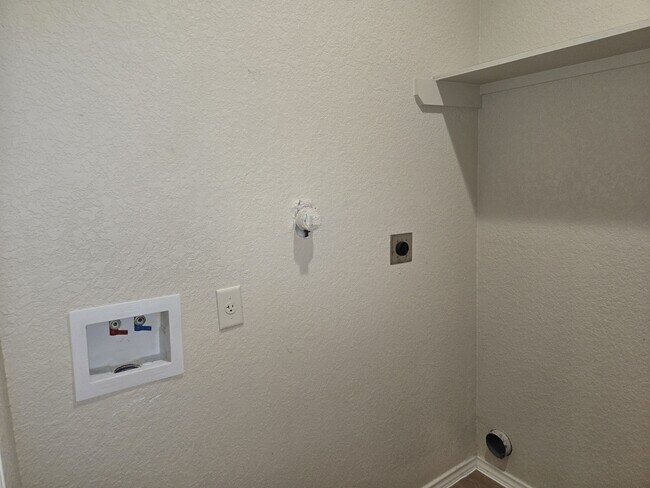 Building Photo - 217 Kaspar Way