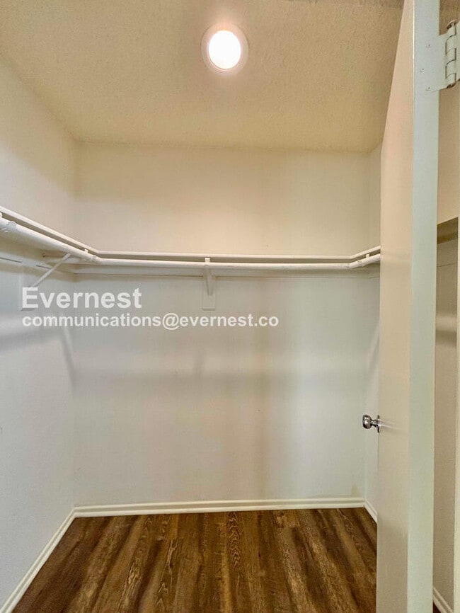 Building Photo - 27271 Prominence Rd