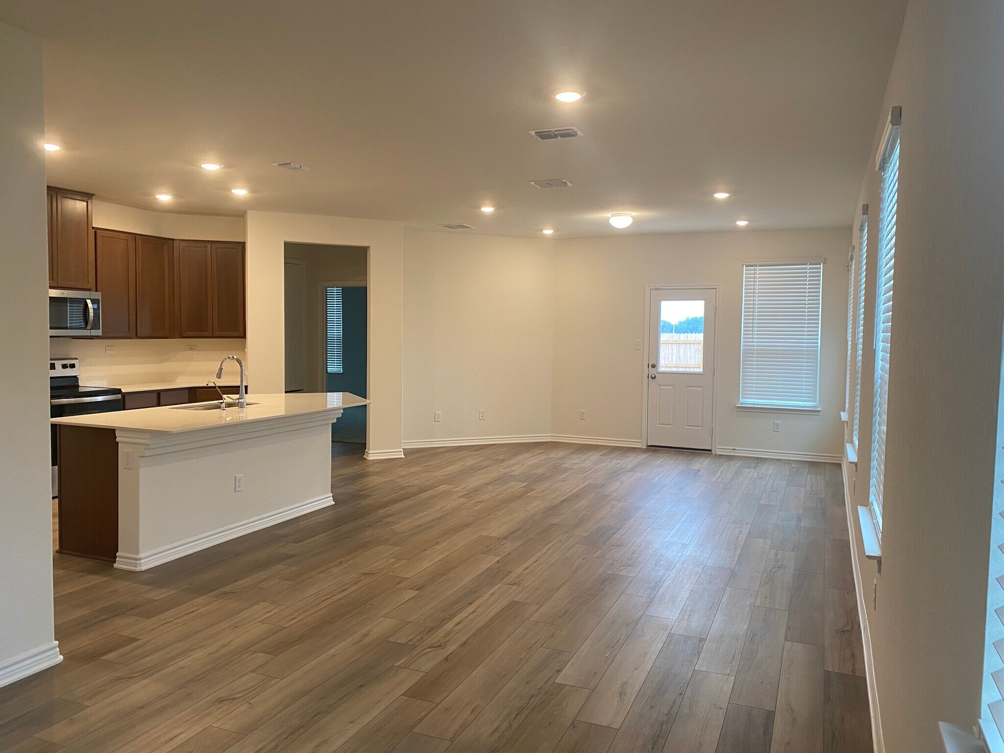 Building Photo - 440 Horizon Pointe