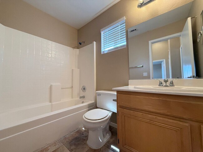 Building Photo - 8816 W Pine Pitch Dr
