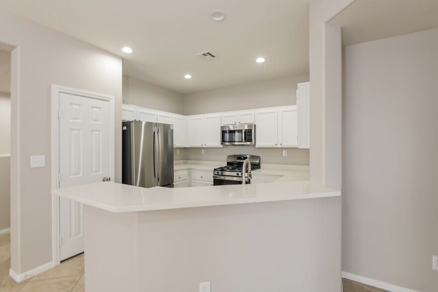 Building Photo - 9184 Cazador St