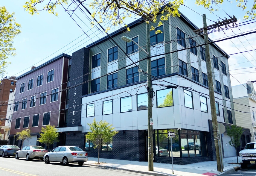 Building Photo - 195 Ave E