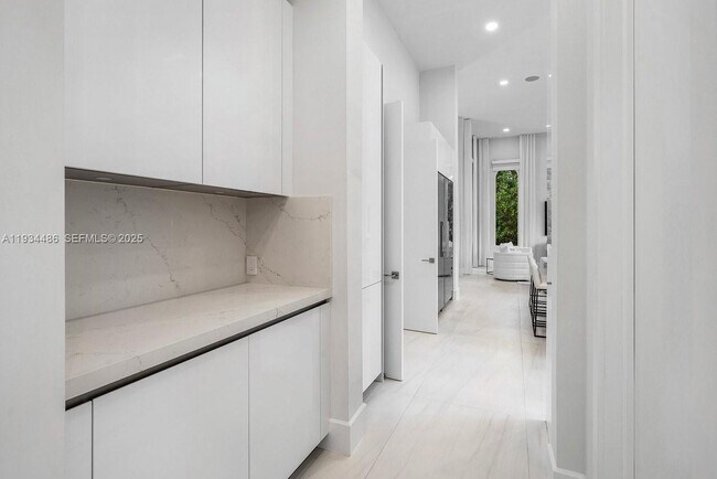 Building Photo - 3912 Island Estates Dr