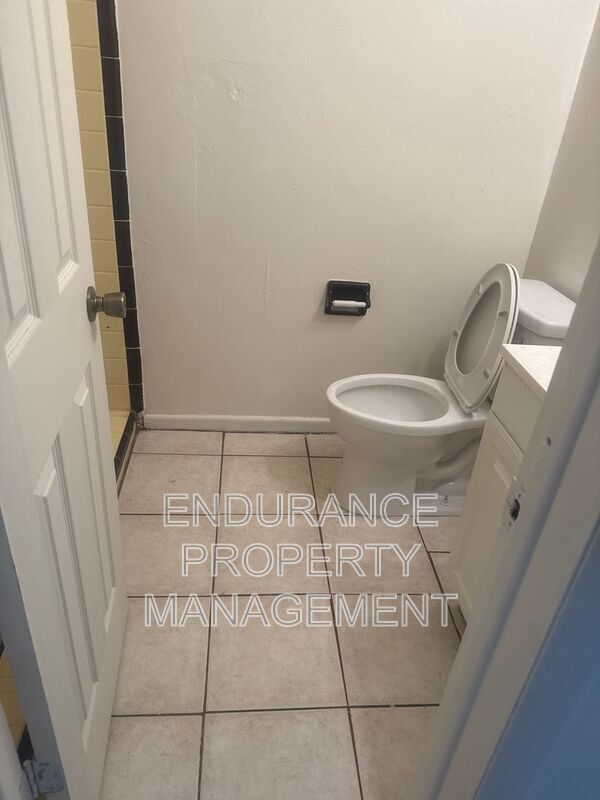 Building Photo - 139 W 28th St