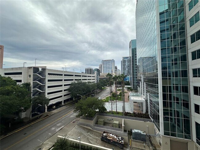 Building Photo - 322 E Central Blvd