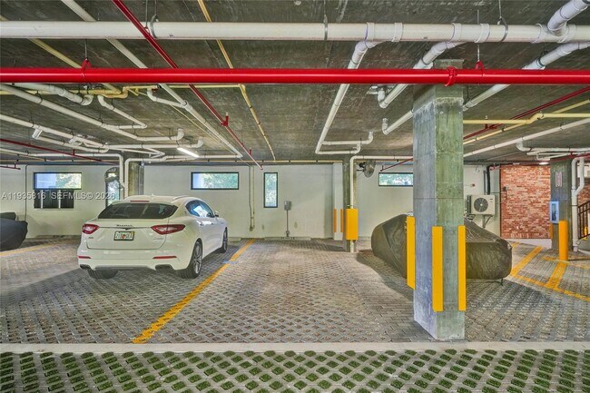 Building Photo - 1030 15th St