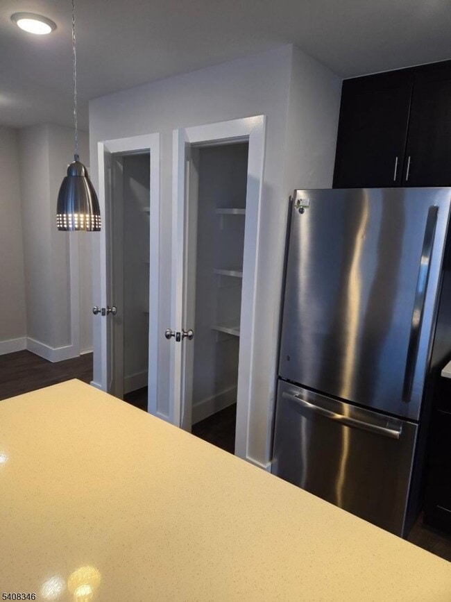 Building Photo - 59 Willet St