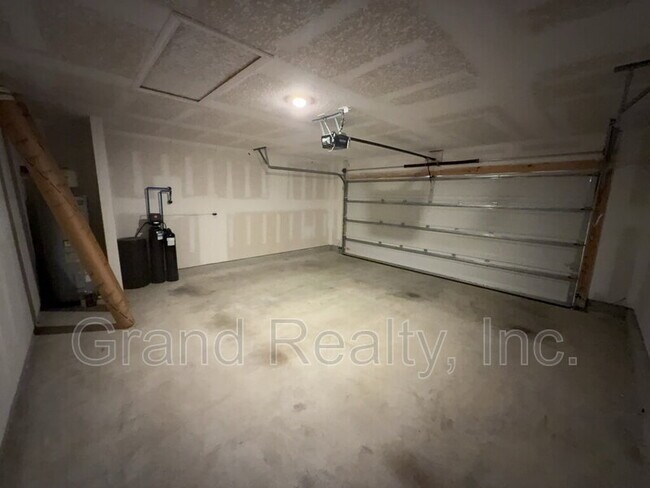 Building Photo - 4407 White Cedar Ct