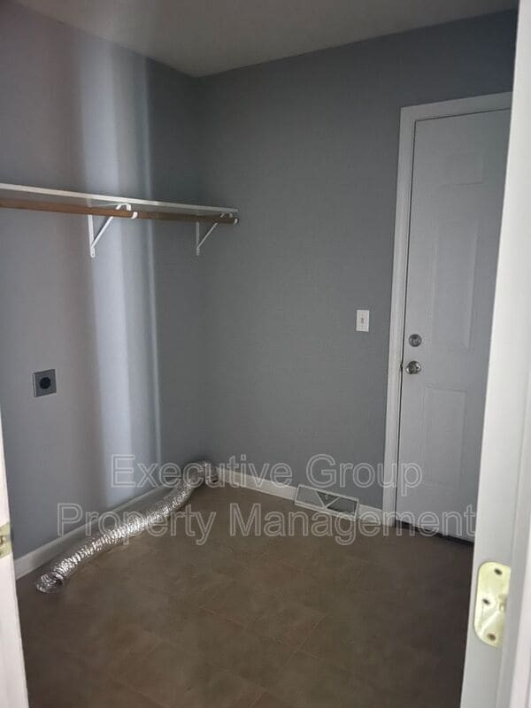 Building Photo - 2145 Crossfield Dr