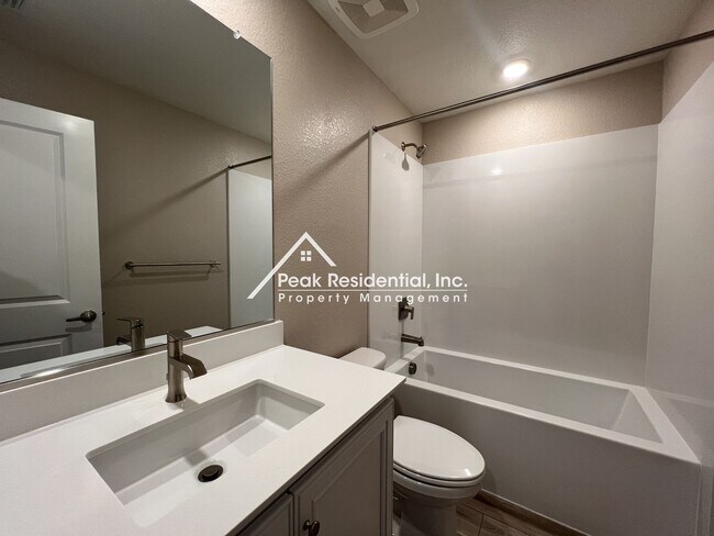 Building Photo - 2973 Bowery Ln