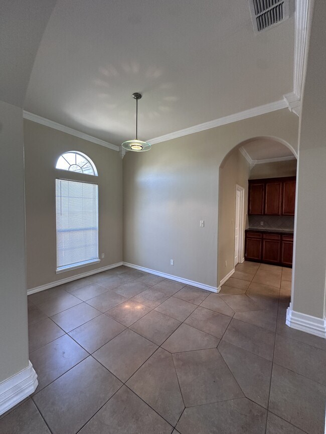 Building Photo - 5813 Aava Dr