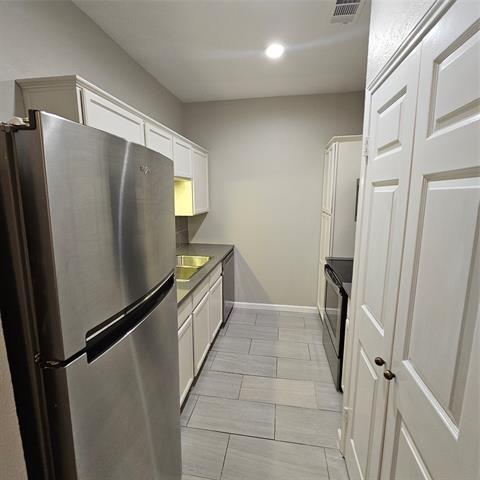 Building Photo - 9600 ROYAL