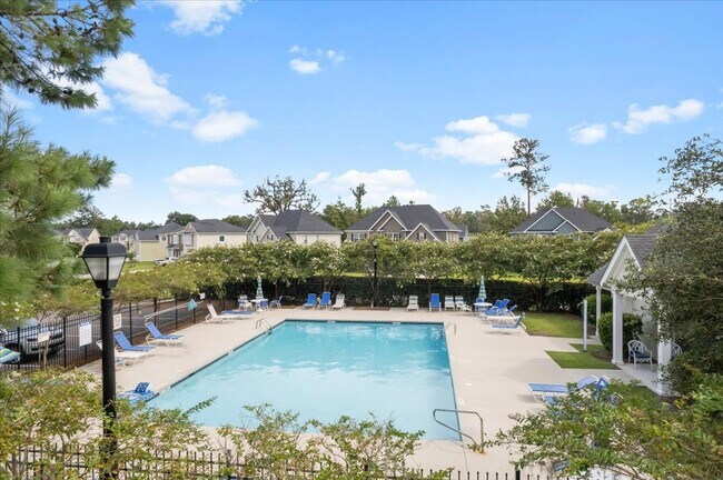 Building Photo - Welcome to Your Ideal Home: Where Luxury a...