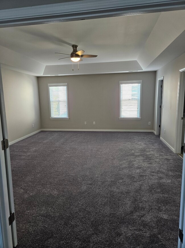 Building Photo - 919 Middle Ground Ave