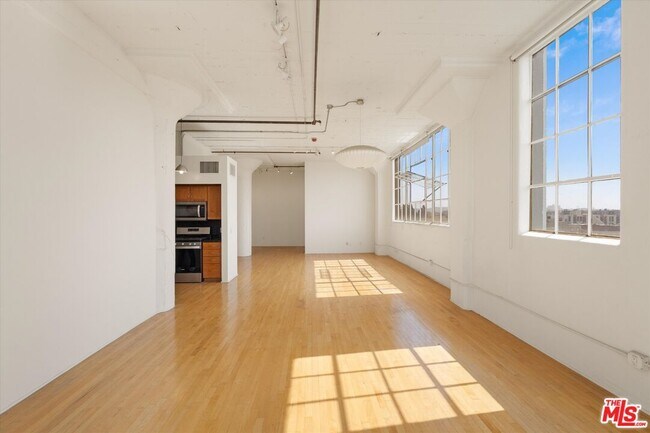 Building Photo - 420 San Pedro St