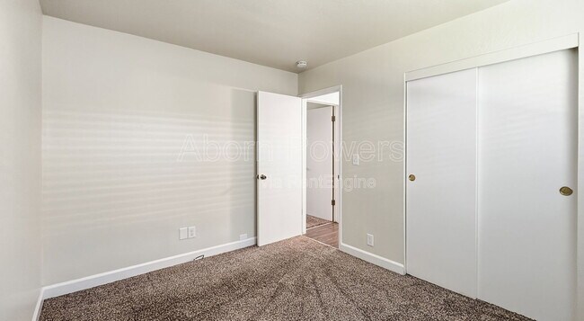 Building Photo - 2760 Coloma St