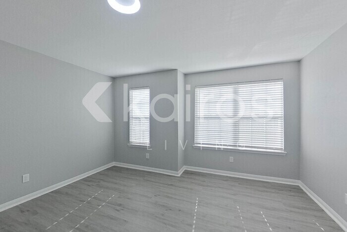 Building Photo - 5611 Littoral Rd