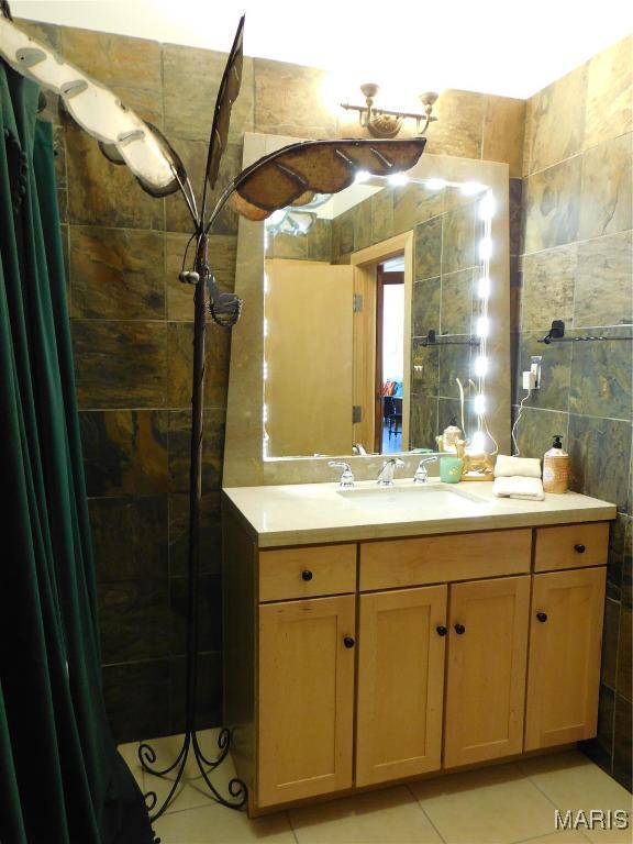 Building Photo - 701 N 15th St