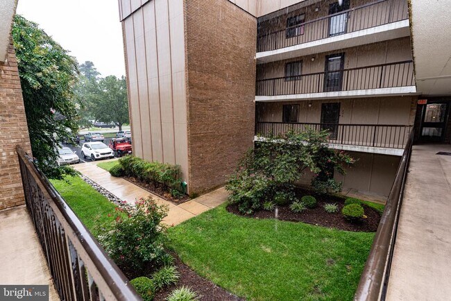 Building Photo - 227 Canal Park Dr