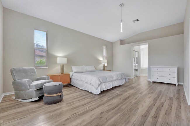 Building Photo - 5035 NW 57th Way
