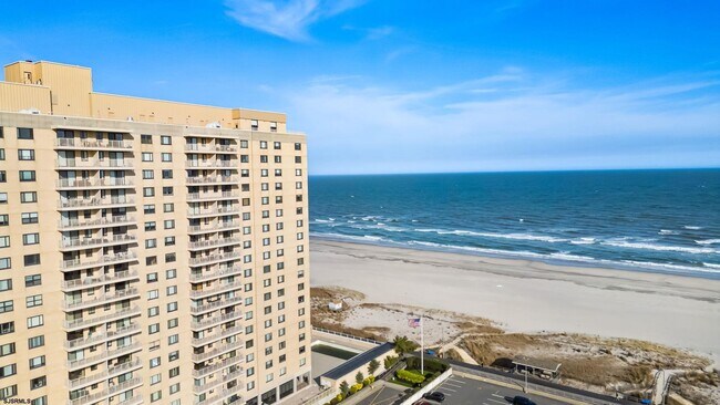 Building Photo - 5000 Boardwalk