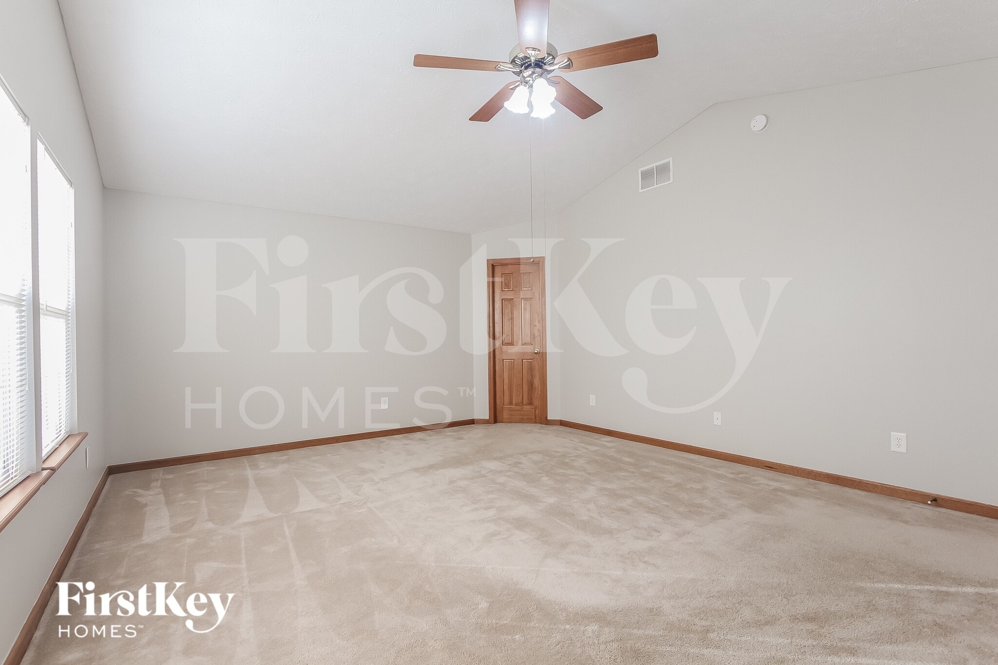 Building Photo - 1117 Central Park Blvd N