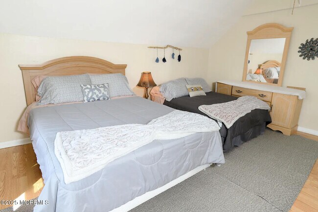 Building Photo - 49 2nd Ave