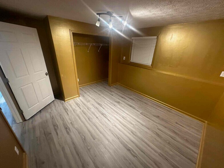 Building Photo - 4348 Bradley Dr SW