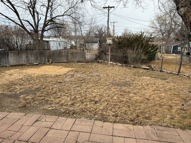 Building Photo - ~Applications Pending~ 2 bedroom, 1 bath Home for Rent