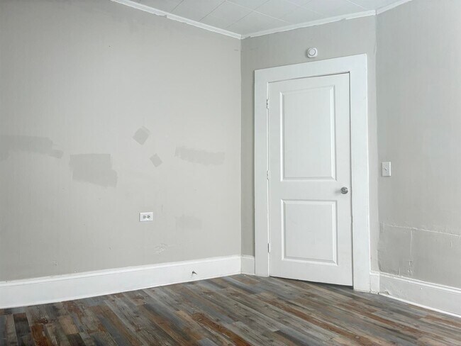 Building Photo - 1204 Asheboro St