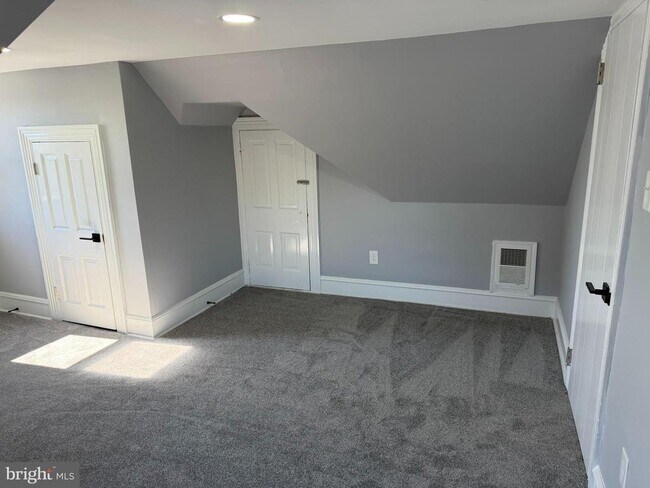 Building Photo - 124 W Butler Pike