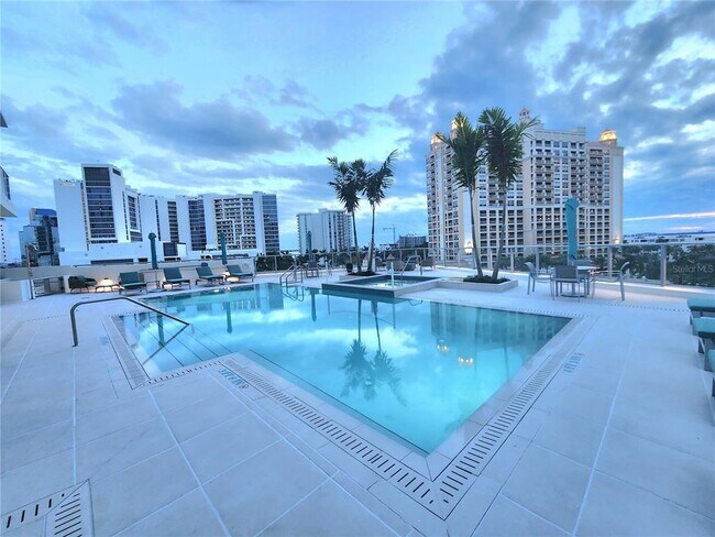 Building Photo - 301 Quay Commons Dr