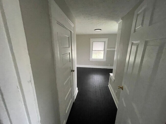 Building Photo - 1733-1737 Long Ave