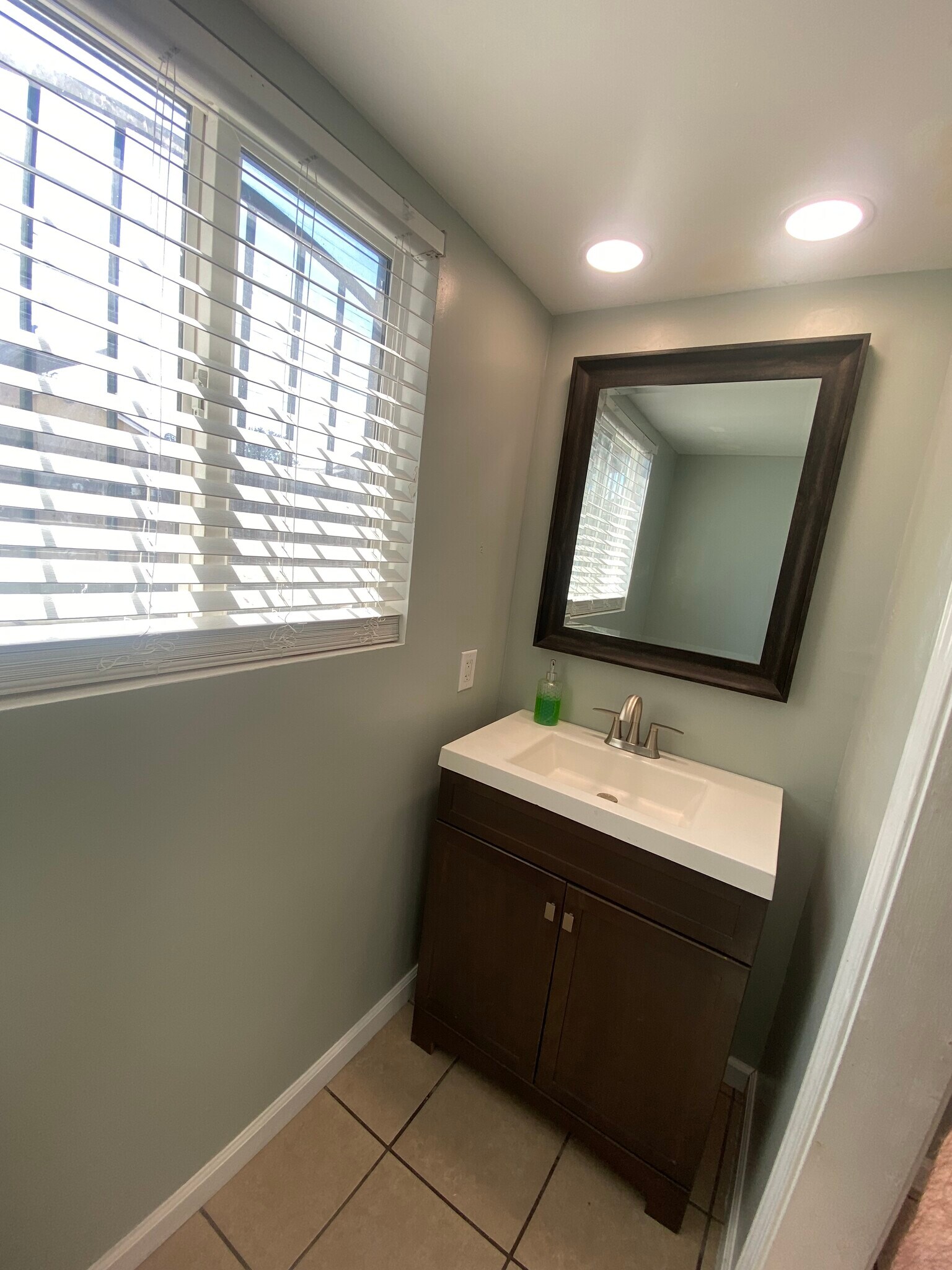 Downstairs 1.5 Bath - 1725 Buena Vista St