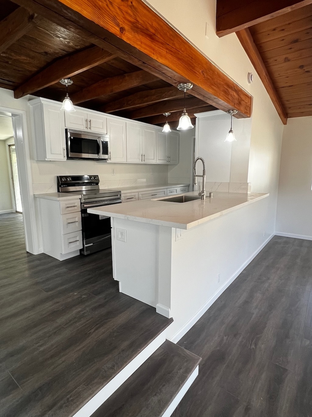 Building Photo - 367 Sirretta St