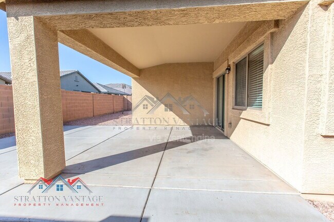 Building Photo - 9096 N 97th Dr