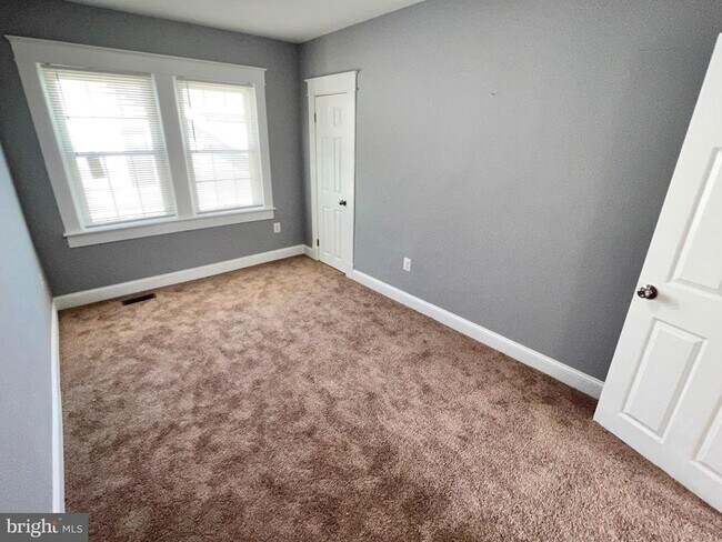 Building Photo - 3119 Harview Ave