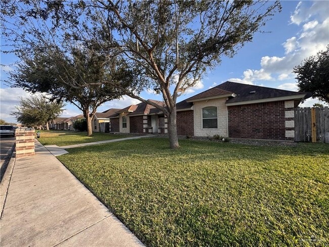 Building Photo - 28 W Sarah Evans St