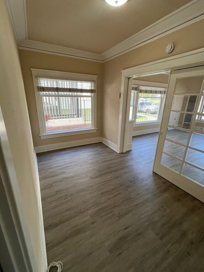 Building Photo - Spacious Studio with Balboa Park Views