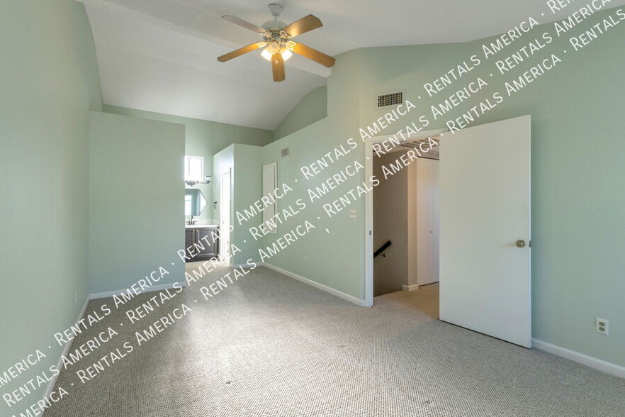 Building Photo - 2301 E University Dr