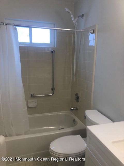 Building Photo - 35 Greenwich Ave