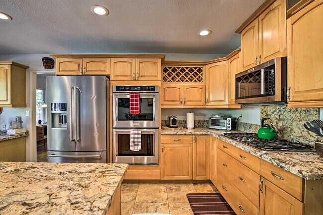 Building Photo - 939 Begonia Ct
