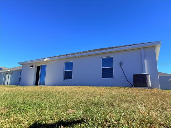 Building Photo - 1945 Heart Lk Dr