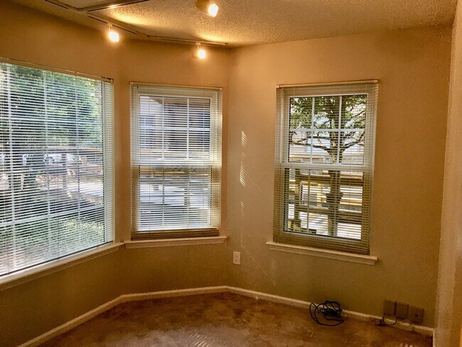 Sunroom - 6140 Gray Gate Ln