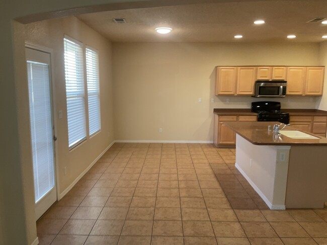 Building Photo - 3635 Buckskin Loop NE