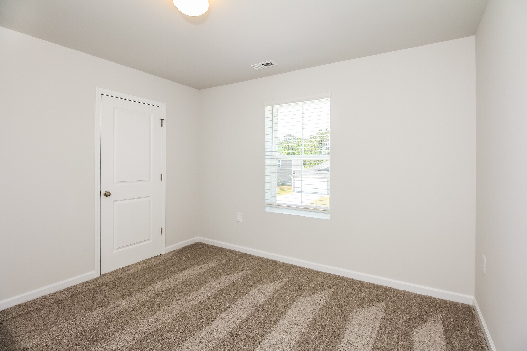 Building Photo - 2917 Ember Brook Ct