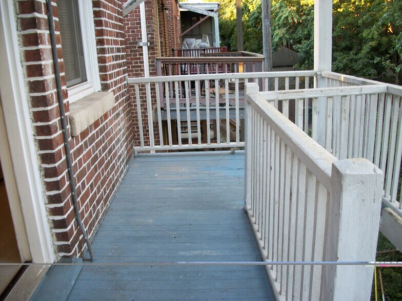 Building Photo - 268 Bond St